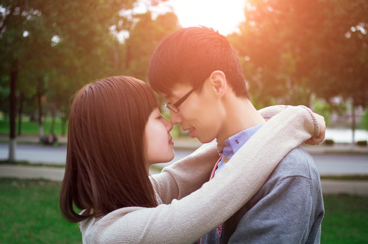 18岁的女孩第一次谈恋爱会想些什么呢？