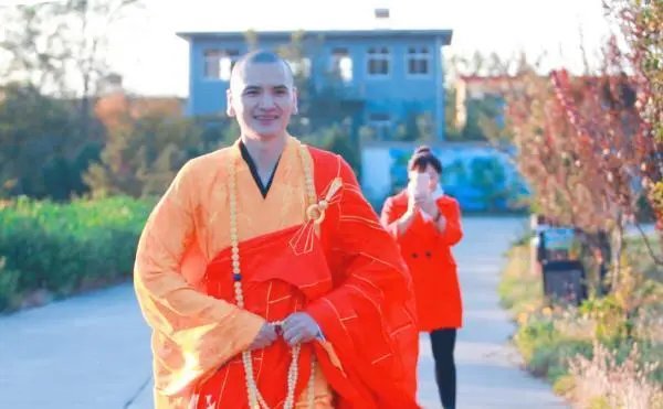 玄奘寺住持社交账号曝光：自称渣男喜欢美女！这样的人配为主持？