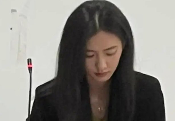 高校回应毛概女老师被赞神仙颜值!具体是如何回应的?