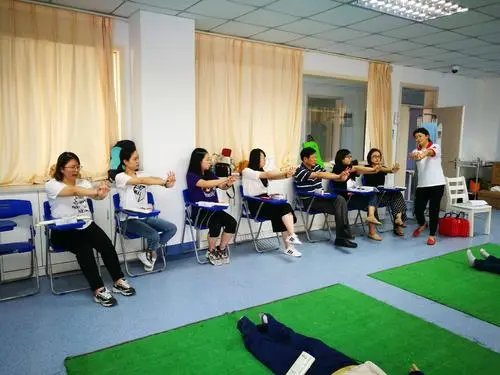 双减后素质类培训企业暴增近一倍,你如何看待这一现象?