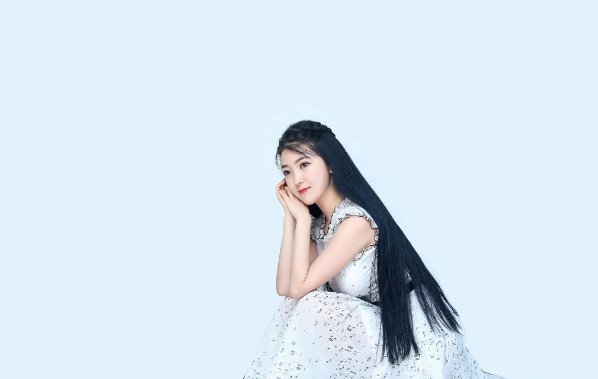 家乡那颗红枣树伴着我曾住过的老屋有过多少童年的往事记得我曾经走过的路是哪首歌的歌词