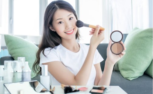 粉饰场面近义词是什么