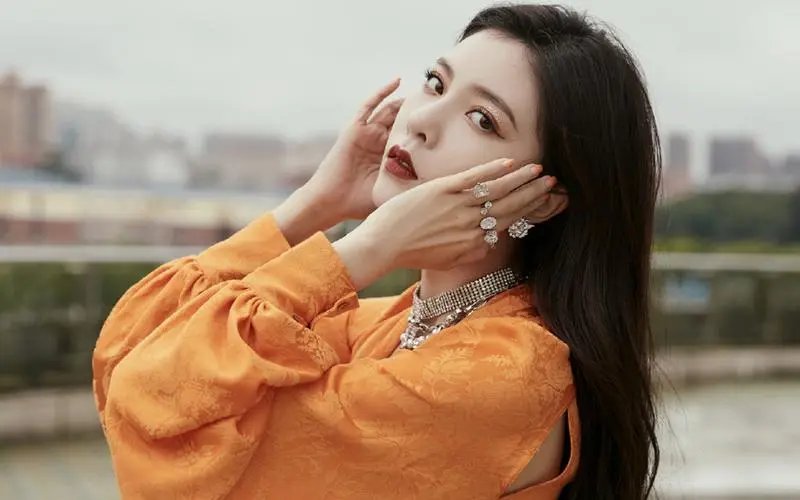 宋妍霏出生于澳大利亚，她是澳大利亚人还是中国人呢？她出道后有哪些作品？