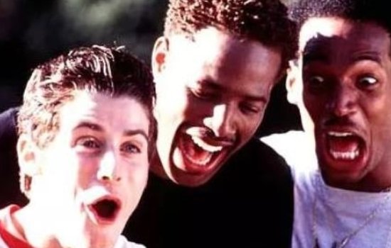 如何评价惊声尖笑1?有什么恶搞的地方?