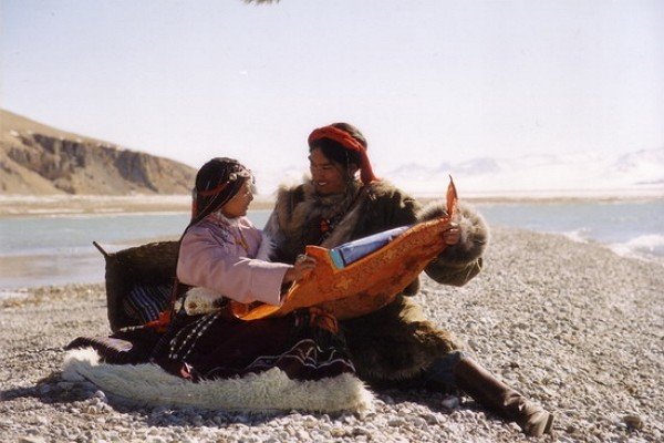 藏语里的《冈拉梅朵》是什么意思？