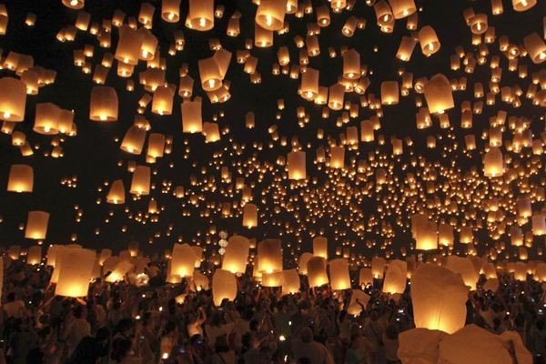 七月半鬼节晚上，为什么要把家里的灯全打开？