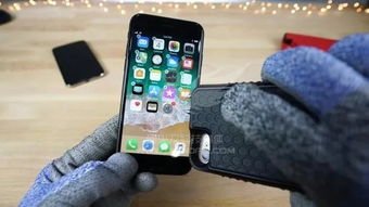 一女孩用苹果手机遭大爷辱骂，用苹果手机何时成了一种罪过？