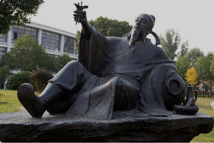 “明月出天山,苍茫云海间”的作者是唐朝著名诗人( )