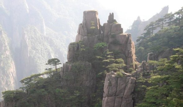 仙女弹琴；那块巨石像什么