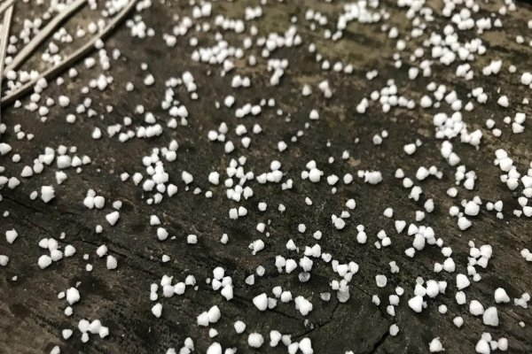 霰是白色不透明小冰粒,霰的出现意味着什么?