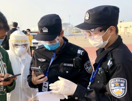 四川一男子因袭警而被击毙,警方对此是如何回应的?