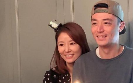 42岁的林心如喜得二胎 林心如一家四口照片 林心如二胎9个月图片