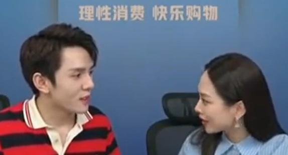 王霏霏因为李佳琦变成大嗓门，直播带货有多费嗓子？