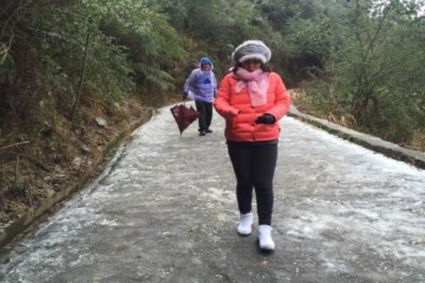 霰是白色不透明小冰粒，霰的出现意味着什么？