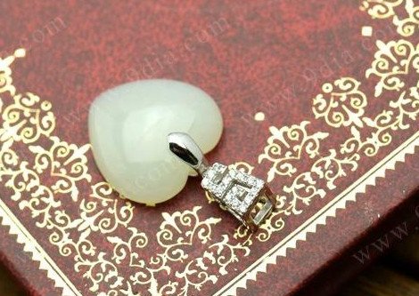 女子网购首饰遇假货,主播称假一赔命,消费者的权益该如何保障?