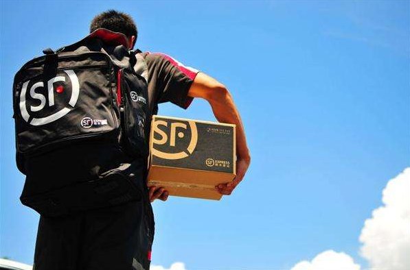 顺丰一中转场多人确诊后,快递小哥派件时遭嫌弃,遇到不想收的快递该咋办?