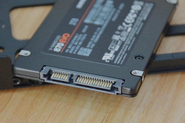 硬盘有时咔咔响是怎么回事？