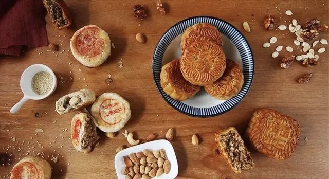 航天员在太空吃莲蓉馅月饼!在太空过中秋节是一种什么体验?