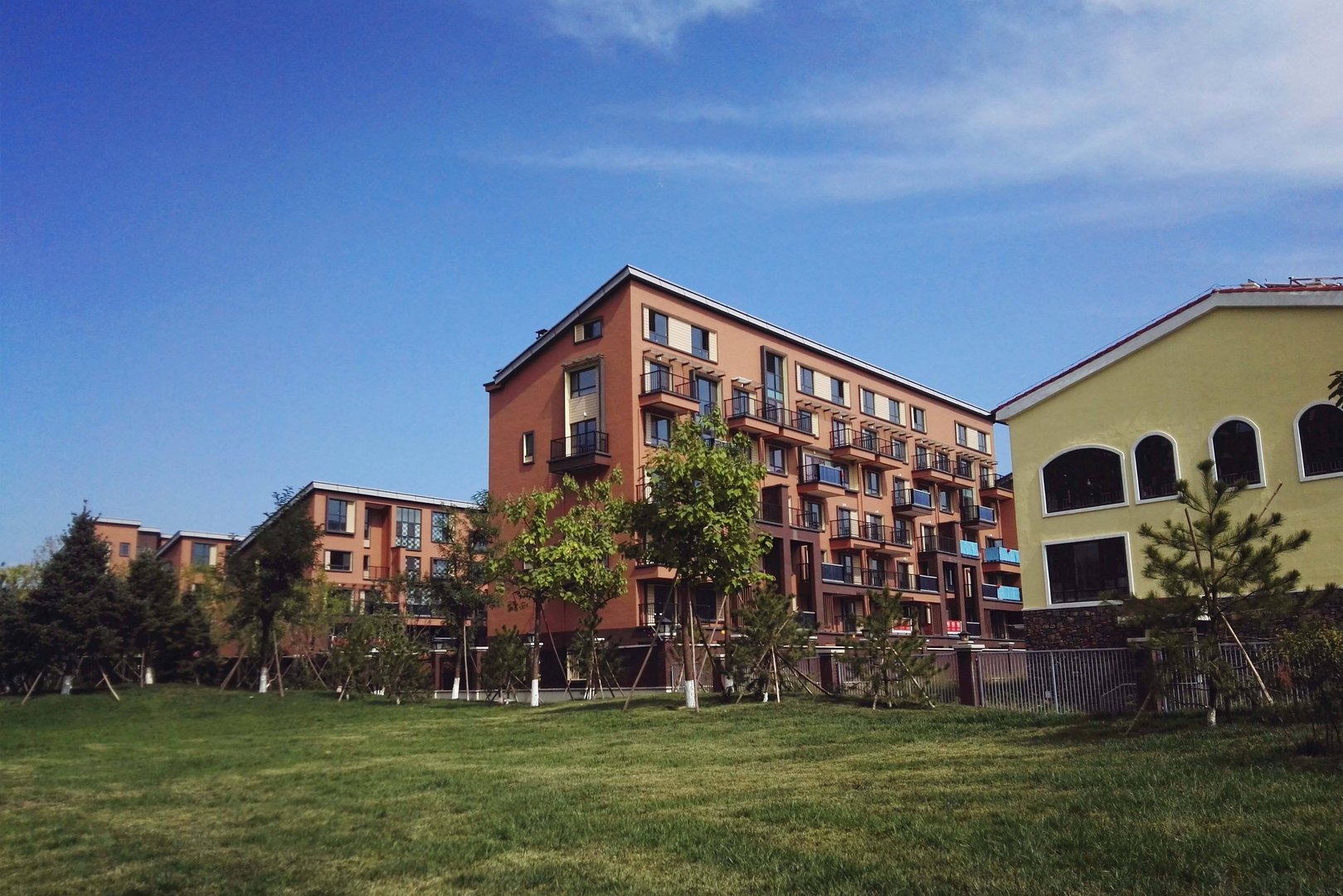 昆明一保安与女业主打三场架,该名保安为何如何豪横?