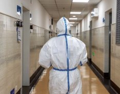 江苏无锡1密接人员擅自离开房间被刑拘,他的行为在法律中如何定性?