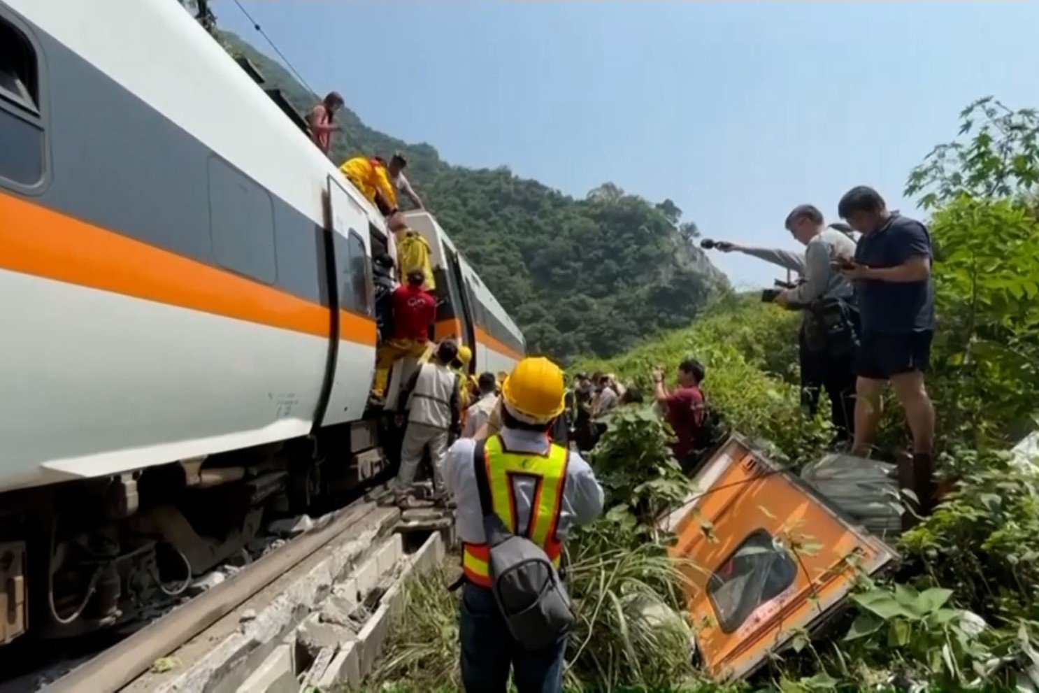 台湾列车脱轨事故部分罹难者名单，此次事故的遇难者都有谁？