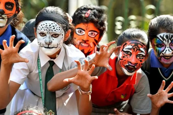 扮组词拼音部首