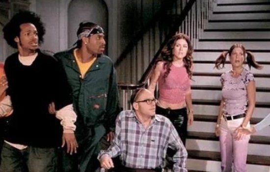 如何评价惊声尖笑1？有什么恶搞的地方？