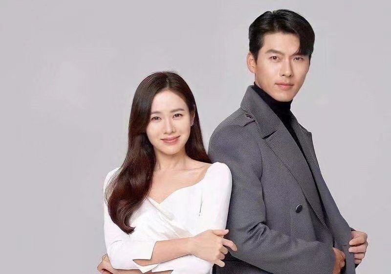 孙艺珍称和玄彬的爱情是初恋，他们是如何相识相爱的？