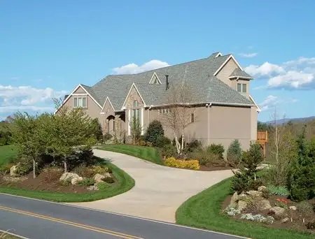 中国留学生花十万在莫斯科买房子，期权长达2百年，期权为何这么长？