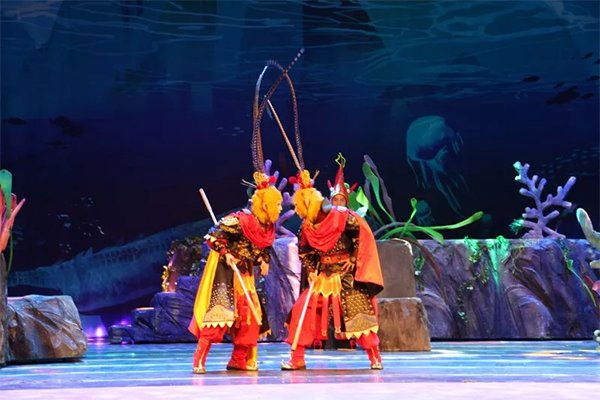 男子参加婚礼遇到另一个自己，怎样表现才不会显得尴尬？