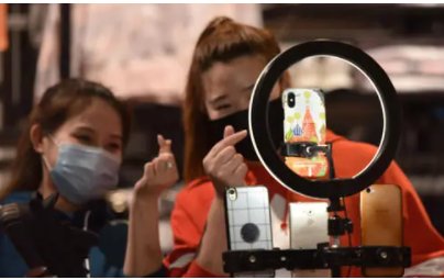 新华社评明星代言频频翻车，明星代言翻车要负什么责任？