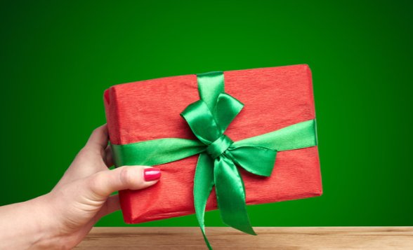 女儿给我带来好多礼物,我发朋友圈这么形容好