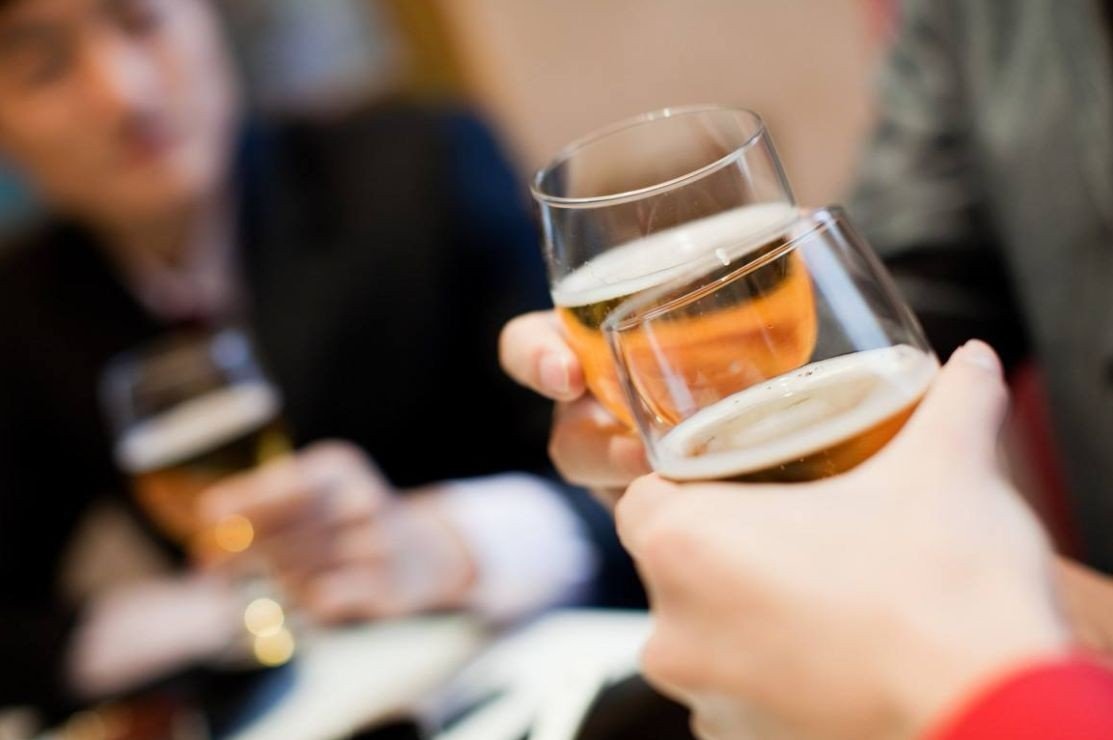 两个领导都想要拉拢我，这时候应该怎么选择？