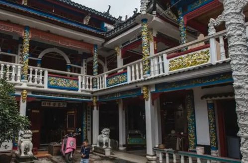 安徽老人花21年将危房改成龙宫，他是如何对其进行改造的？