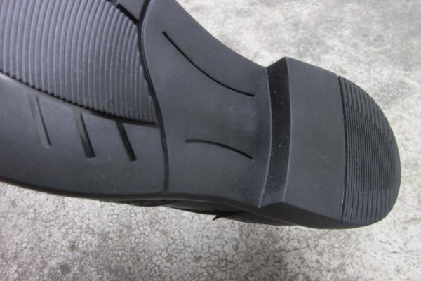 橡胶底走路会留下黑印怎么办