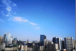 重庆高温把路都晒化了，热到没朋友的重庆你还想去吗？