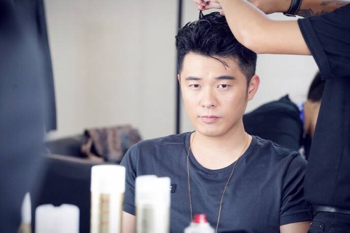 陈赫同日注销两家工作室，此举背后的原因是什么？