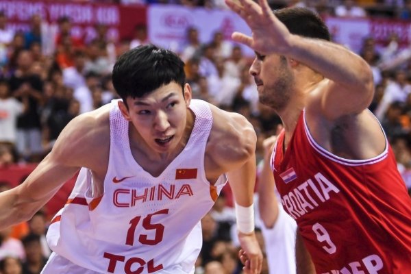 妻子称周琦躲房间不敢出门见人，为什么周琦成为全国球迷口诛笔伐的对象？