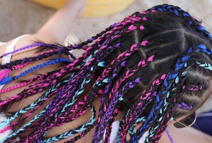 重庆一女孩编完“脏辫”嫌贵报警,店家是否有提前告知顾客价格?