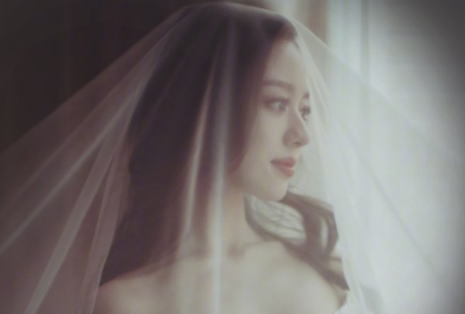 吉娜·爱丽丝是哪国人?