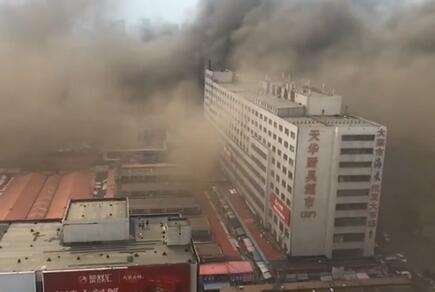 大连市场火灾致8死，谁该为这起事故中的牺牲者负责？