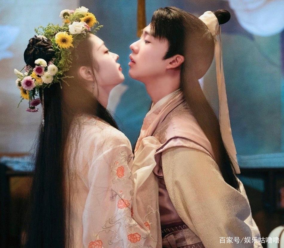 宋轶和郭麒麟官宣“结婚”，深夜表白我们永远在一起，你会嗑这对cp吗？