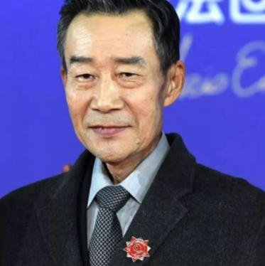 《如果有一天我将会离开你》首映，李雪健助阵儿子，他们之间的关系如何？