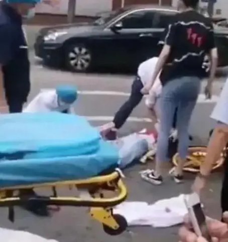 天津男子持刀行凶致一死一伤，他为何杀死陌生人？