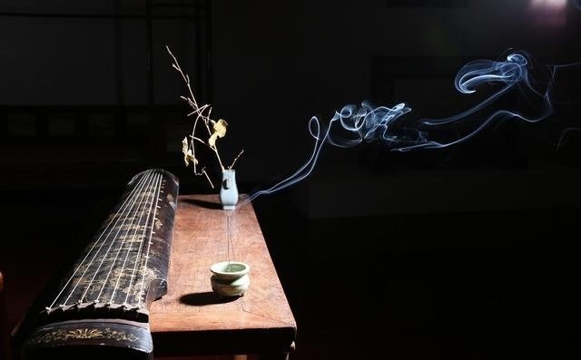 “与人不争,与世无争”是什么意思啊!