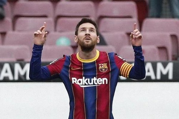 梅西决定继续留在巴萨,这对他未来的发展有什么影响?