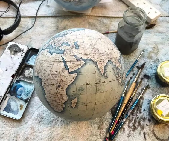 世界最早的地球仪是什么制作的