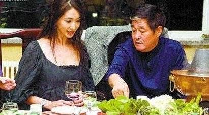 赵本山一年在家待着，能赚多少钱？