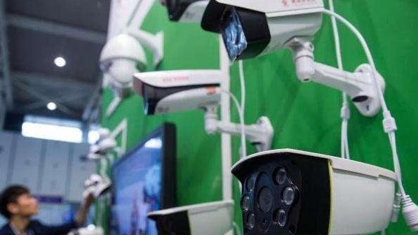 美国落魄科学家，戴维·布雷迪投奔中国，为何会在我国研发10亿级相机？