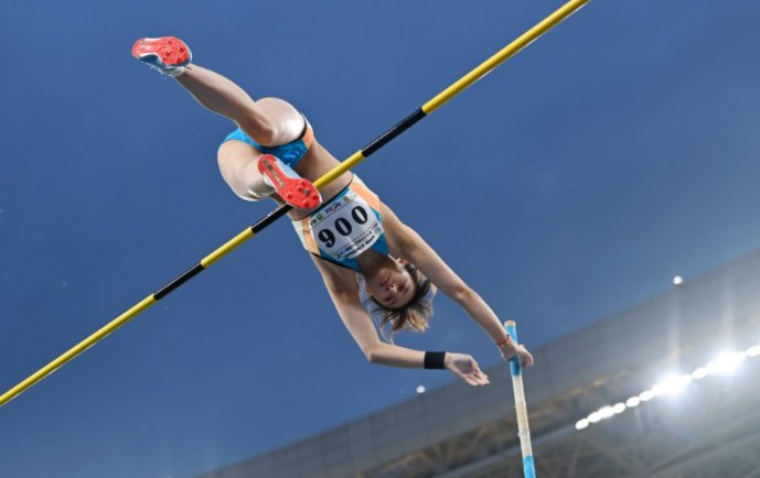 女子撑杆跳世界纪录是多少米